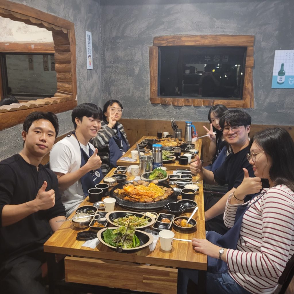 2024 창업동아리 회식 사진